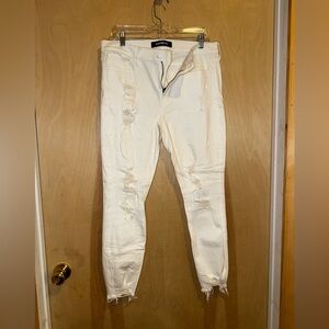 Express Women’s White Distressed Jeans
